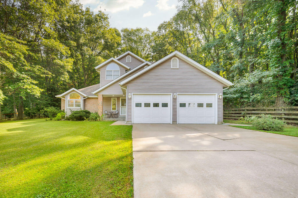 Southworth Dr, Niles, MI 49120