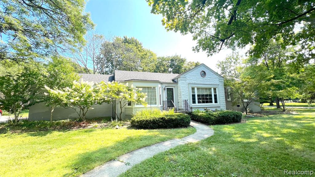 Woodworth Way, Lathrup Village, MI 48076