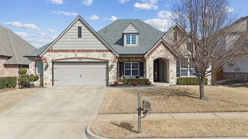 2101 117th St, Jenks, OK, 74037-4333 | Card Image