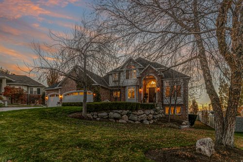 634 S Mountain View Cir E, North Salt Lake, UT, 84054 | Card Image