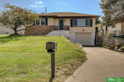 7517 Erskine St, Omaha, NE, 68134-6634 | Card Image