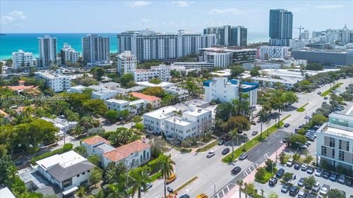 ph-2463 Pine Tree Dr, Miami Beach, FL, 33140 | Card Image