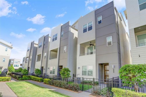 2781 Clinton Dr, Houston, TX, 77020-8435 | Card Image