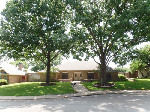 7121 Pleasant View Dr, Dallas, TX, 75231-4829 | Card Image