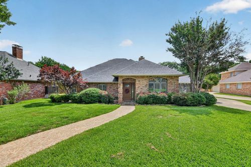 2317 Meandering Way, Arlington, TX, 76011-2619 | Card Image