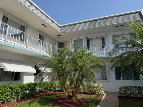 204-2880 Lake Osborne Drive, Lake Worth Beach, FL, 33461 | Card Image