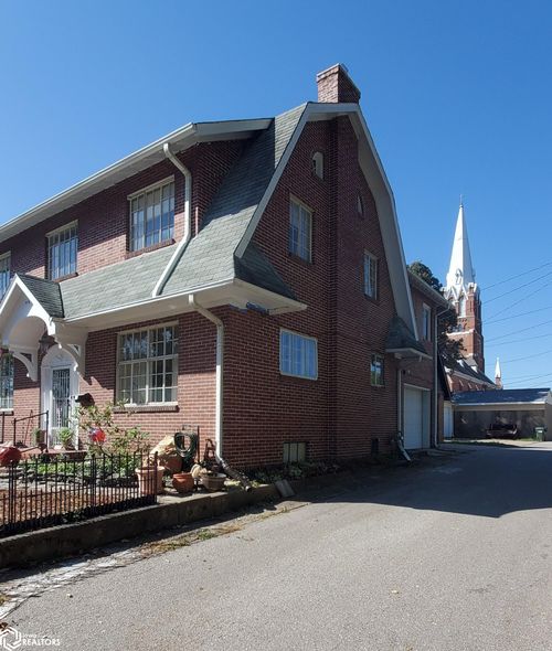 415 10th St, Fort Madison, IA, 52627-2812 | Card Image