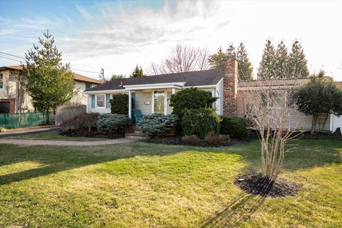 245 53rd St, Lindenhurst, NY, 11757-1614 | Card Image