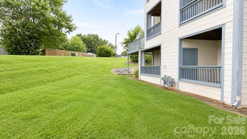 8024 Tremaine Ct, Charlotte, NC, 28227-0621 | Card Image