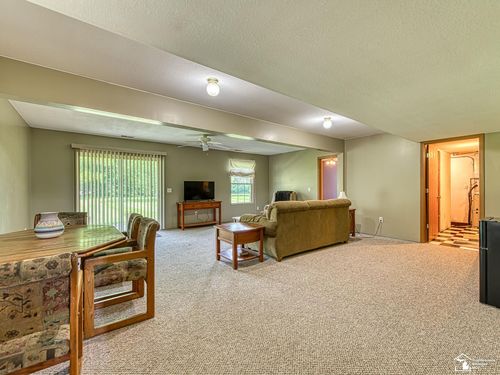 190 Sidney St, Dundee, MI, 48131-1397 | Card Image