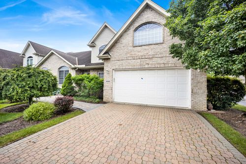 3063 Rosebrook Cir, Westchester, IL, 60154-5640 | Card Image