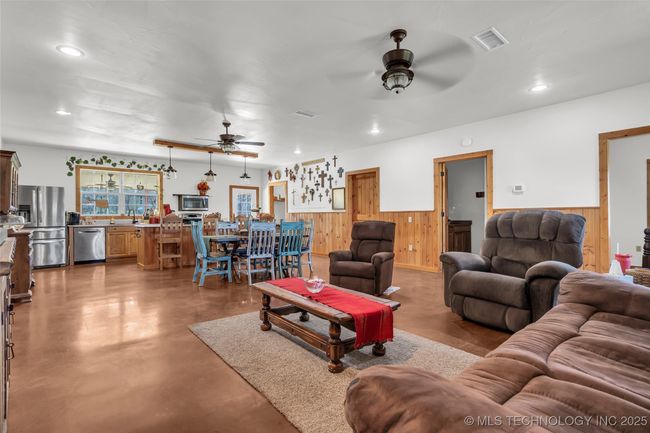 300 Nw 6 Th St, House other with 3 bedrooms, 2 bathrooms and null parking in Kingston OK | Image 17
