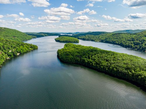 18 Candlewood Lake Dr, Sherman, CT, 06784-2119 | Card Image