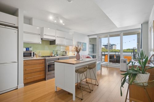 709-718 Main St, Vancouver, BC, V6A0B1 | Card Image