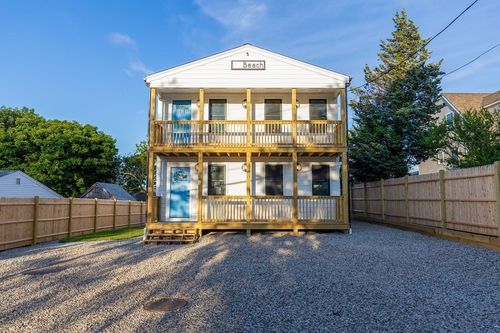 2-18 Beach St, Plymouth, MA, 02360 | Card Image