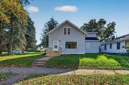 910 W Calvert Street, South Bend, IN, 46613-1906 | Card Image