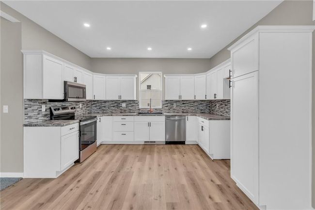 613 N Mead St, House other with 4 bedrooms, 2 bathrooms and null parking in Cameron MO | Image 8
