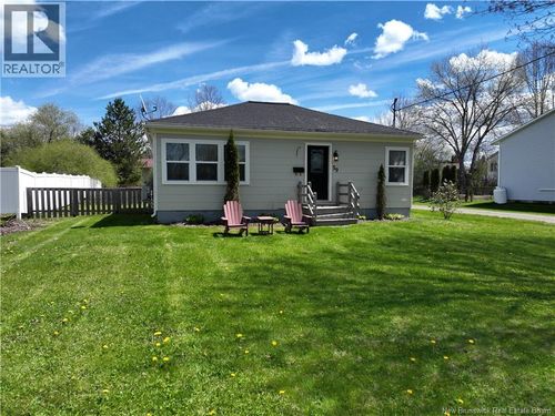 59 Duke St, St. Stephen, NB, E3L2H4 | Card Image