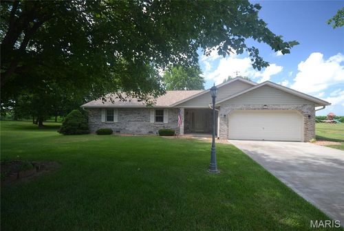 9037 Range Dr, New Athens, IL, 62264-3317 | Card Image