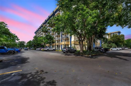 106e-4550 Nw 9th St, Miami, FL, 33126-2331 | Card Image