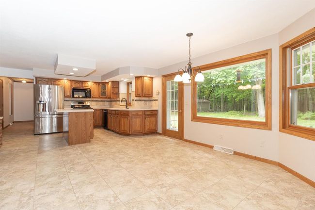 N2559 Pleasant View Lane, House other with 4 bedrooms, 3 bathrooms and null parking in WAUPACA WI | Image 8