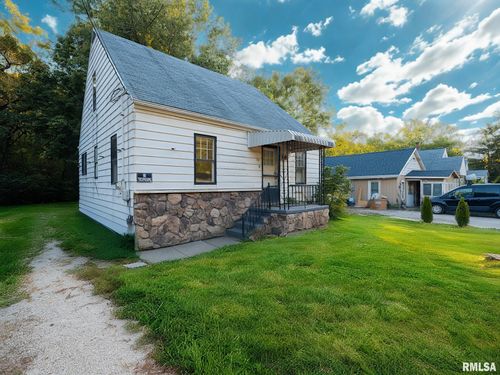 1738 Meadow Ave, East Peoria, IL, 61611-3012 | Card Image
