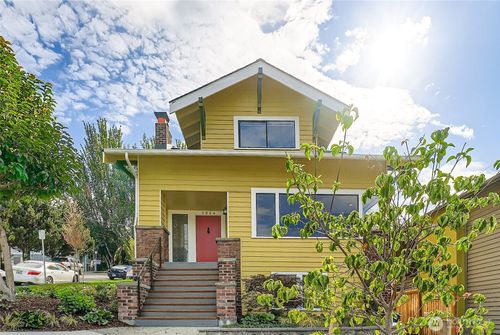 1924 Franklin Ave E, Seattle, WA, 98102-3613 | Card Image