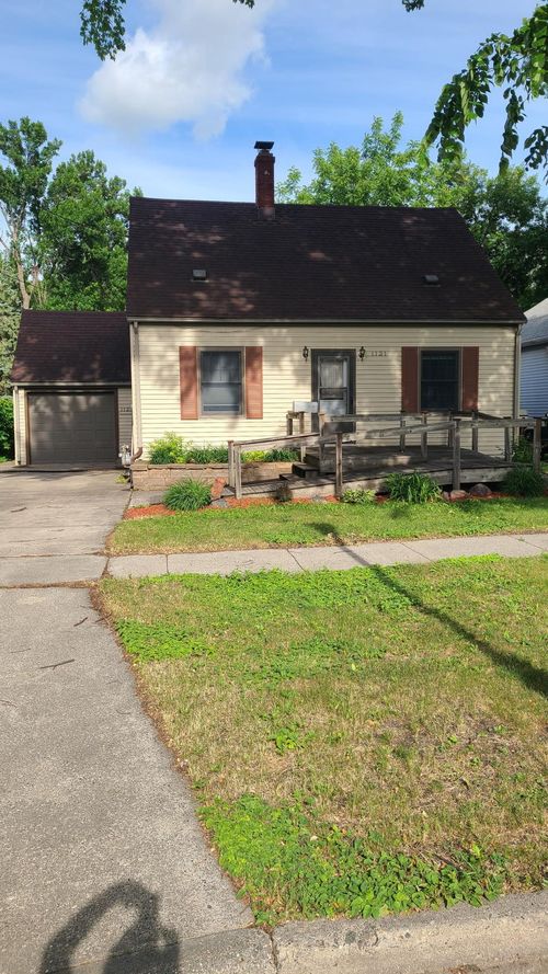 1121 1st St N, Fargo, ND, 58102-3729 | Card Image