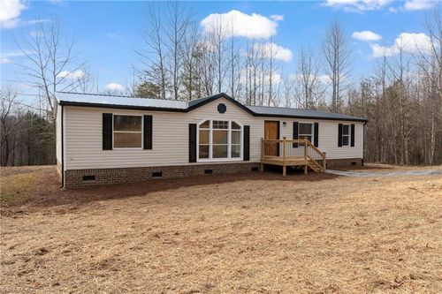 291 Francis Gillian Ln, Jonesville, NC, 28642-8800 | Card Image