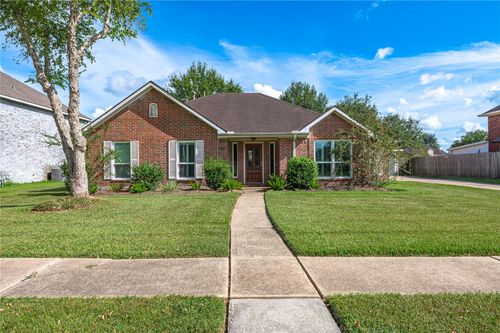 2009 Stapleton Dr, Friendswood, TX, 77546-8908 | Card Image