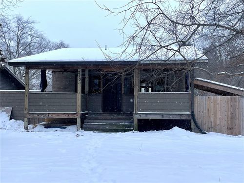 320 15th Ave W, Menomonie, WI, 54751-3134 | Card Image