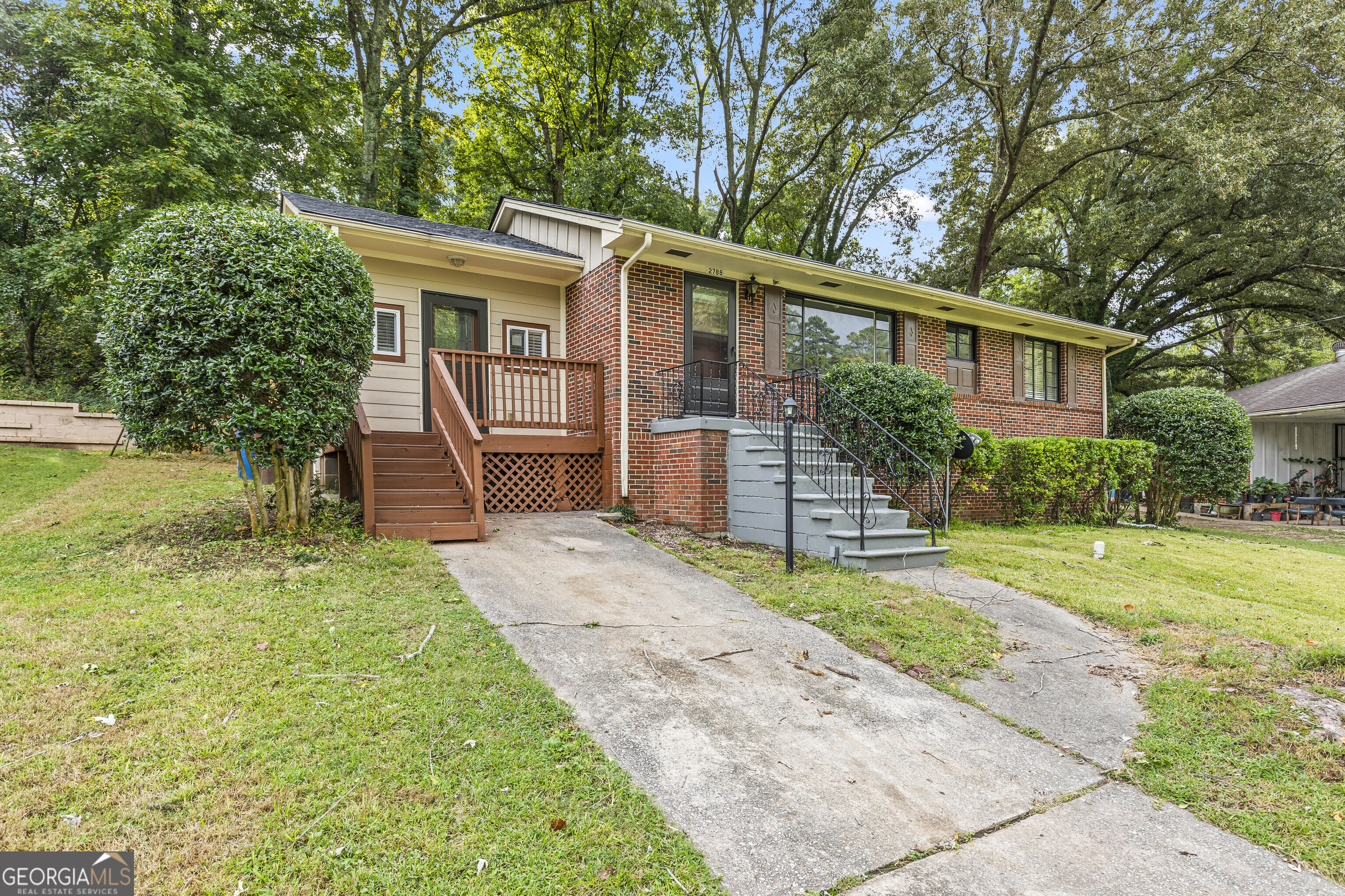 Vineyard Dr, East Point, GA 30344