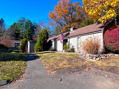 B - 505 Heritage Village, Condo with 2 bedrooms, 2 bathrooms and null parking in Southbury CT | Image 1