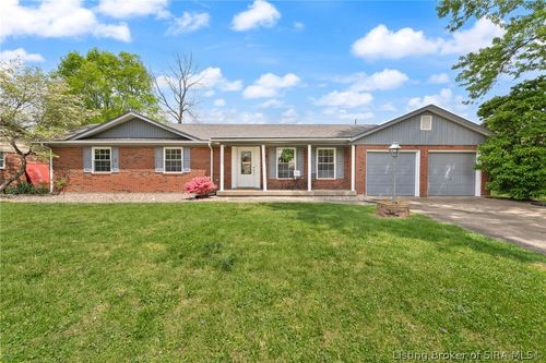 407 Hemlock Rd, Jeffersonville, IN, 47130-5530 | Card Image