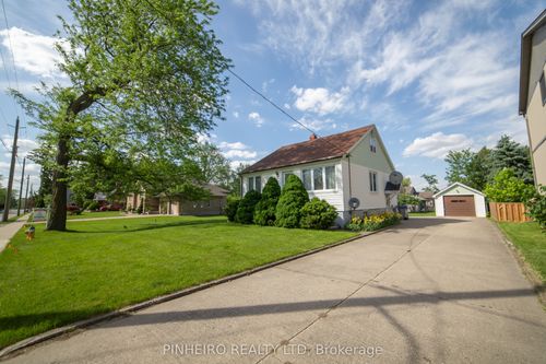 22566 Adelaide Rd, Mount Brydges, ON, N0L1W0 | Card Image