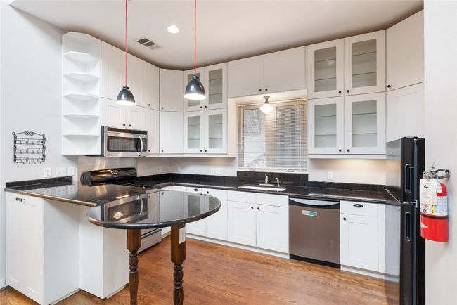 1309 Chestnut Ave, Home with 5 bedrooms, 4 bathrooms and 3 parking in Austin TX | Image 30