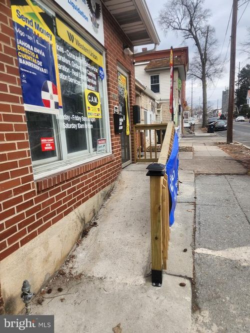 2014 Derry St, HARRISBURG, PA, 17104-2301 | Card Image