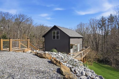 550 Bear Gap Rd, CLARKESVILLE, GA, 30523-1411 | Card Image