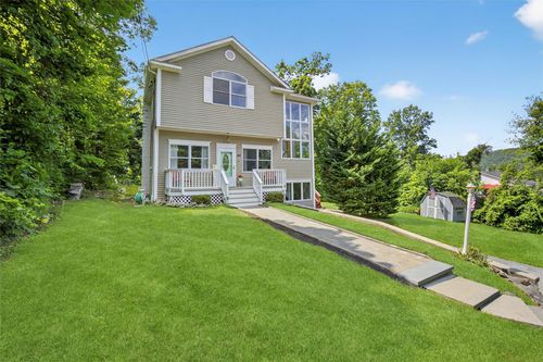 45 Woodland Dr, Carmel, NY, 10512-6704 | Card Image