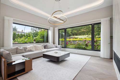 6363 Buckingham Dr, Burnaby, BC, V5E4B5 | Card Image