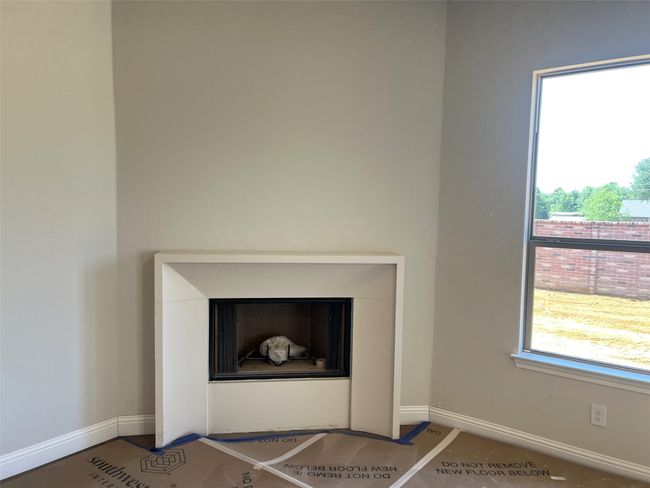 713 Seahawk St, House other with 4 bedrooms, 3 bathrooms and null parking in Joshua TX | Image 9