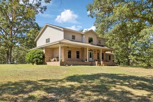 90 Gauging Station Ln, Hurricane Mills, TN, 37078-2426 | Card Image