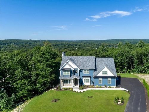 5 Lacey Ct, Smithfield, RI, 02917-2590 | Card Image