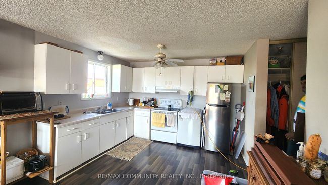 109 Lindsay St, Home with 3 bedrooms, 3 bathrooms and 8 parking in Fenelon Falls ON | Image 13