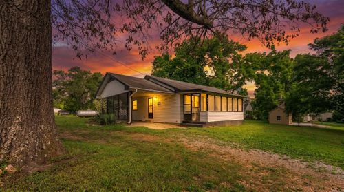 301 Hall St, Alton, MO, 65606-6391 | Card Image