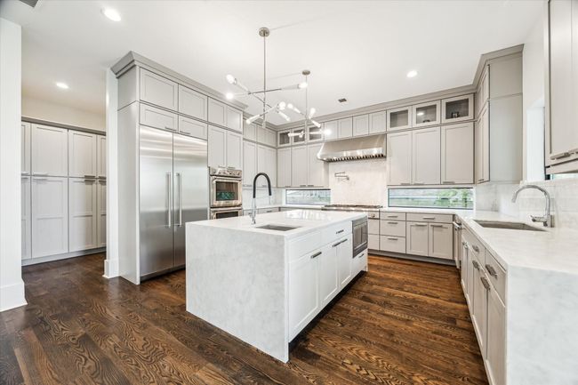 1010 Waltway Dr, House other with 5 bedrooms, 6 bathrooms and 2 parking in Houston TX | Image 20