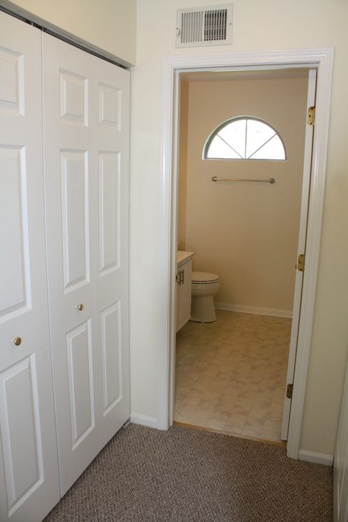 117 Victoria Ct, Gurnee, IL, 60031-6220 | Card Image
