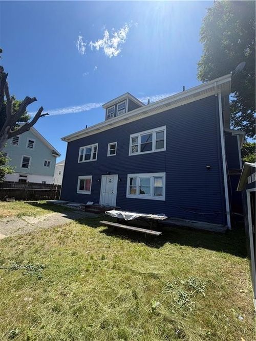 54 Pearl St, Pawtucket, RI, 02860-8516 | Card Image