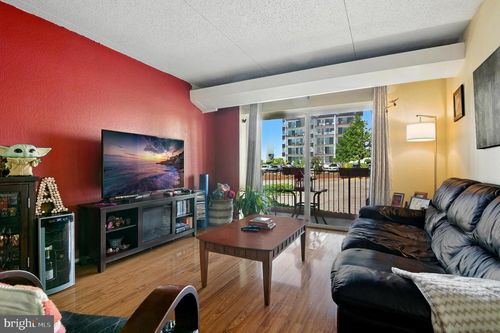 101-75 S Reynolds St, ALEXANDRIA, VA, 22304-3145 | Card Image