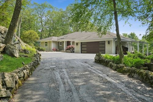 8 Hornbeam Ln, Kinnelon, NJ, 07405-2443 | Card Image
